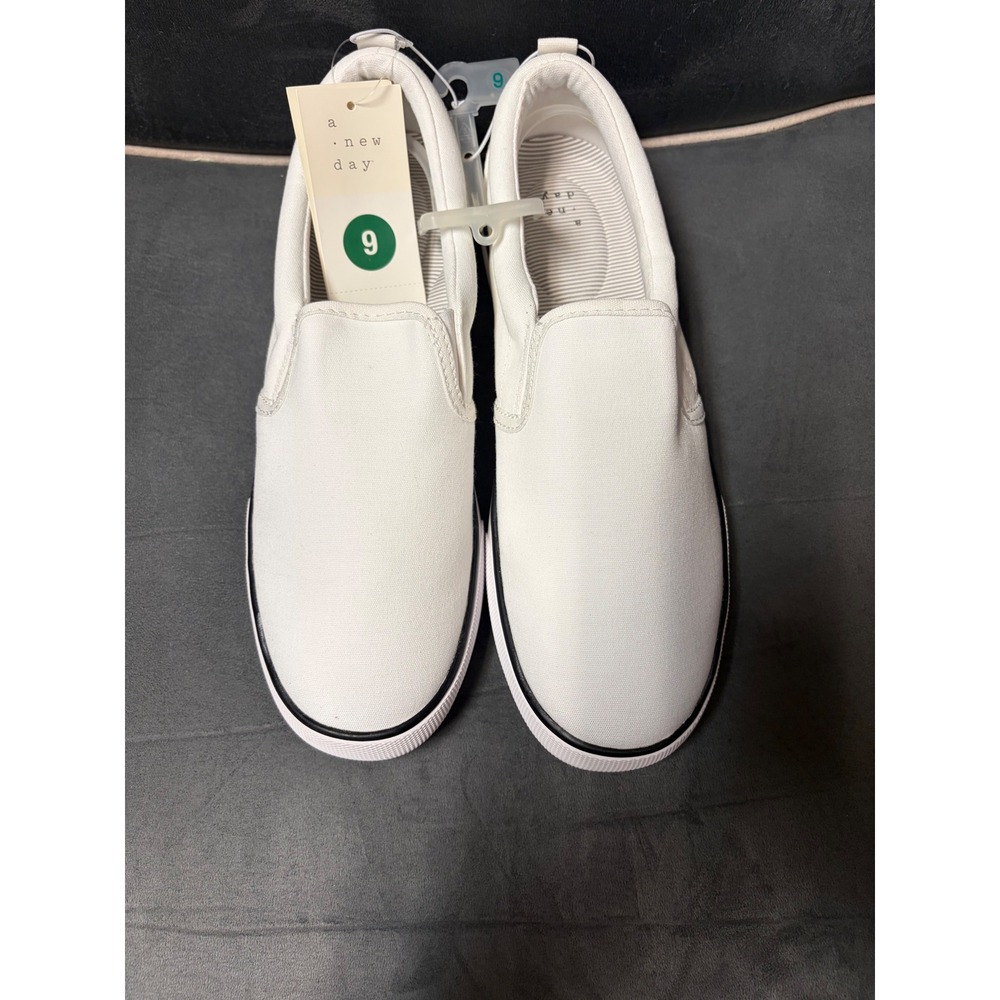 A New Day Womens Millie White Canvas Slip On Sneakers Shoes Size 9 New with Tags - Picture 3 of 5